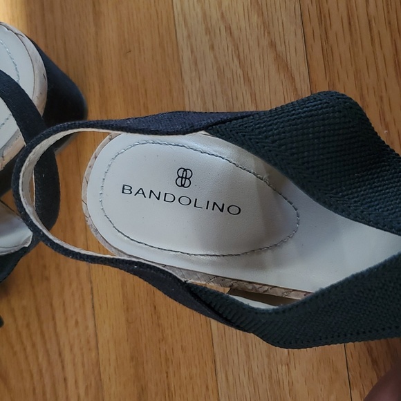 Bandolino Womens Size 10 Black Wedge Sandals criss-cross strap "Kenly" style - Picture 4 of 7